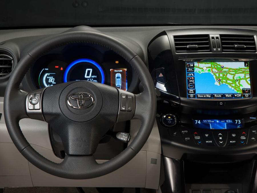  Toyota RAV4 EV 2012 года  (фото 3 из 107)